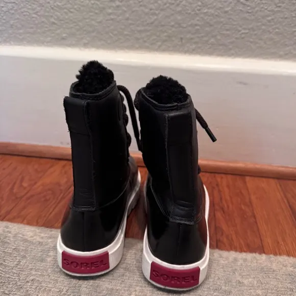 $210 Sorel Joan of Arctic Next Lite ankle boot fur black winter snow shearling