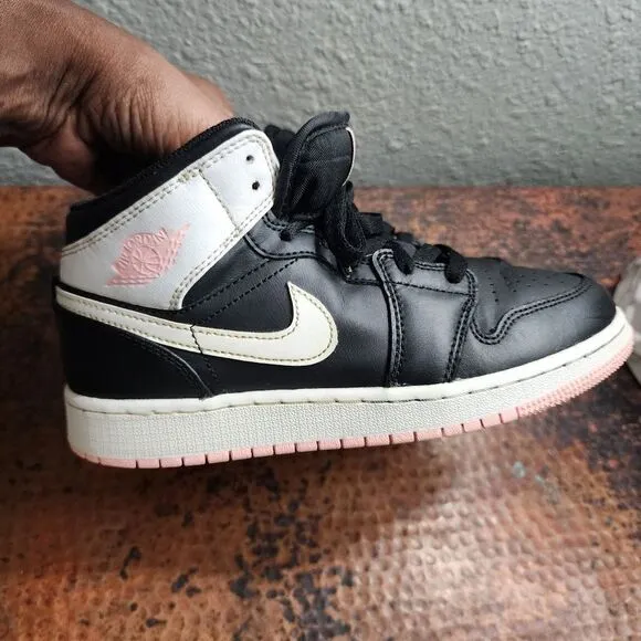 Air Jordan 1 Mid GS 'Arctic Punch'