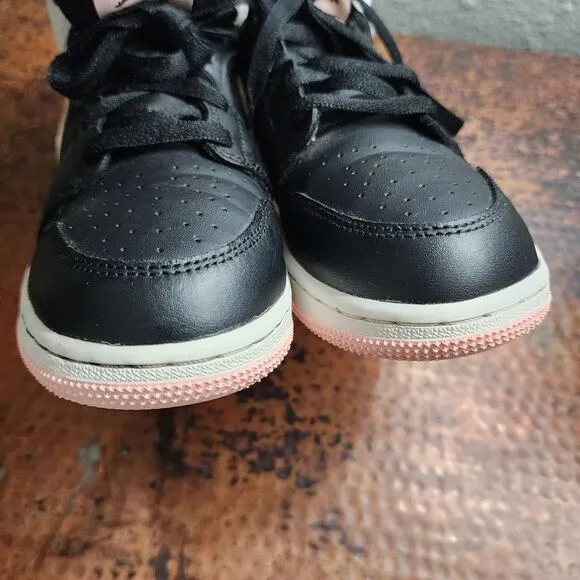Air Jordan 1 Mid GS 'Arctic Punch'