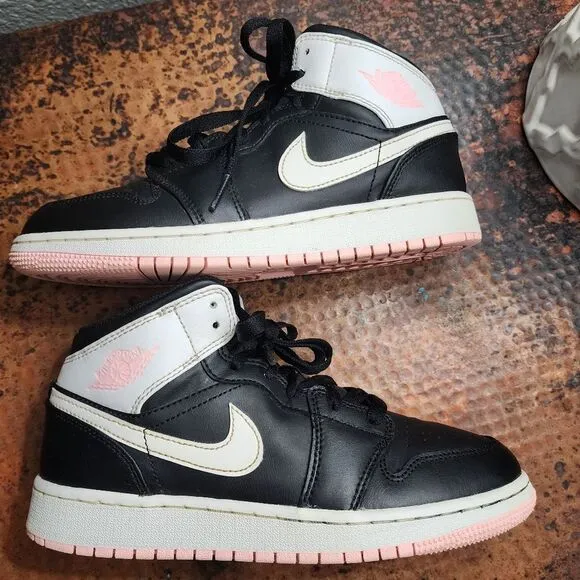 Air Jordan 1 Mid GS 'Arctic Punch'
