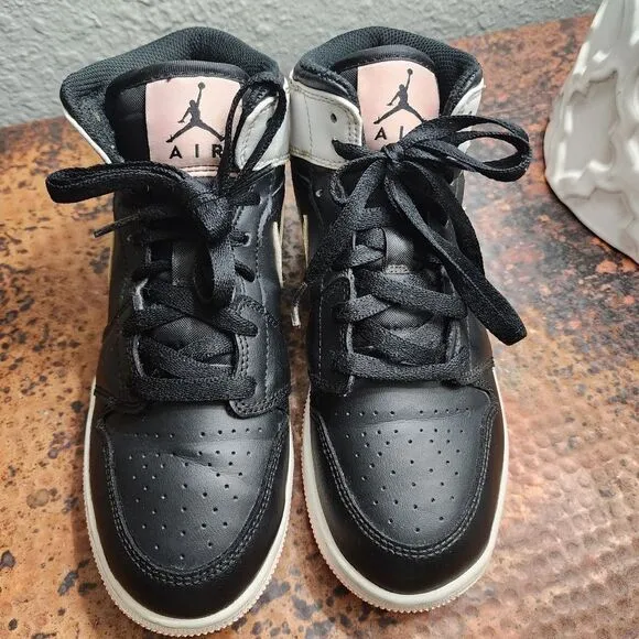 Air Jordan 1 Mid GS 'Arctic Punch'