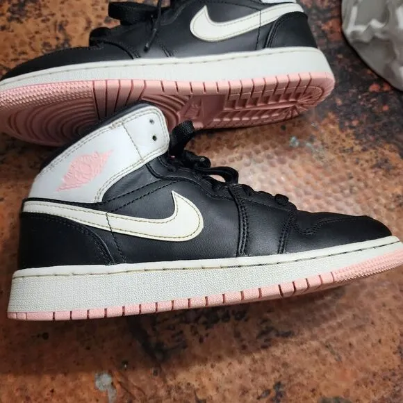 Air Jordan 1 Mid GS 'Arctic Punch'