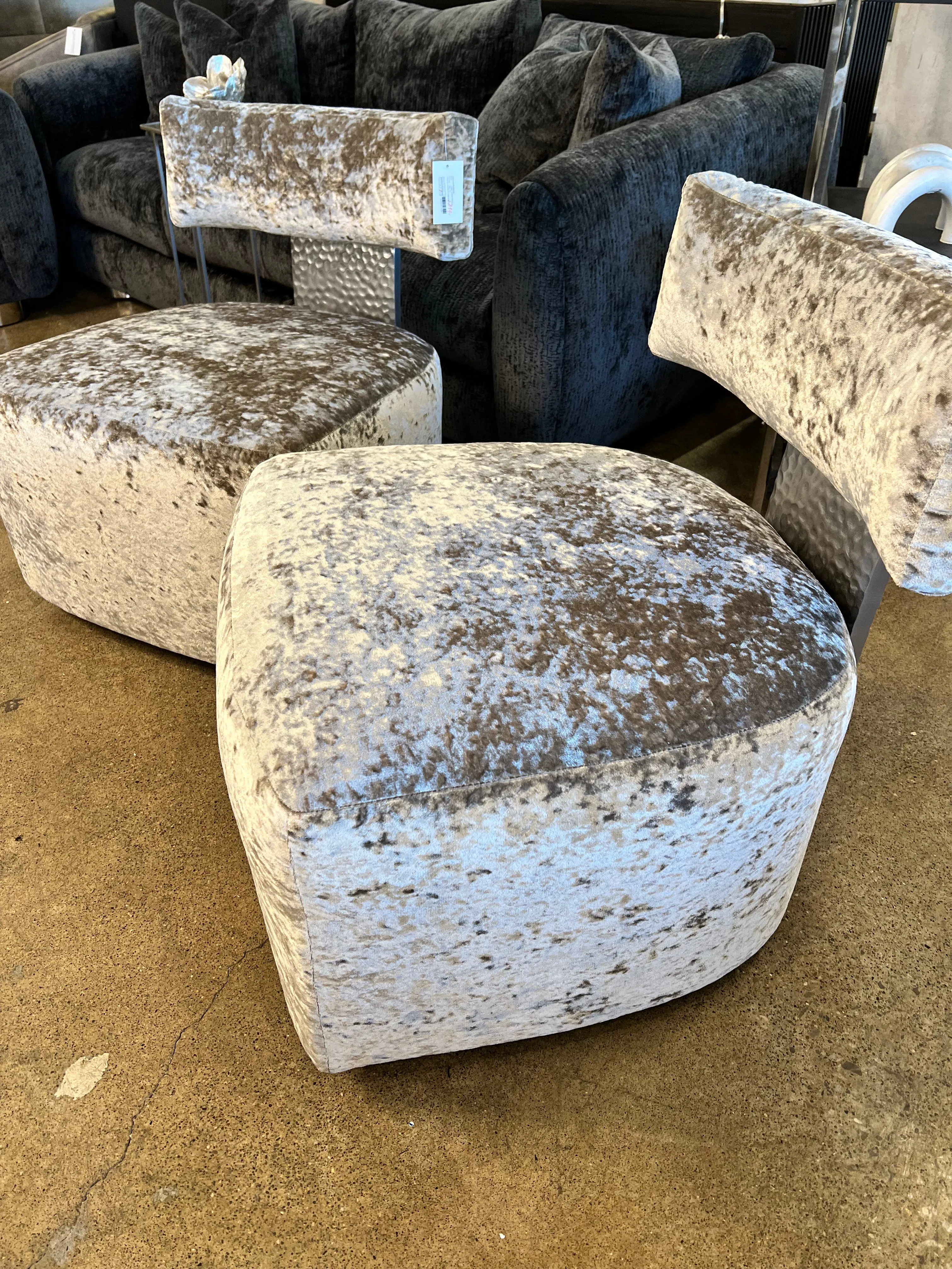 ELLA SWIVEL CHAIR