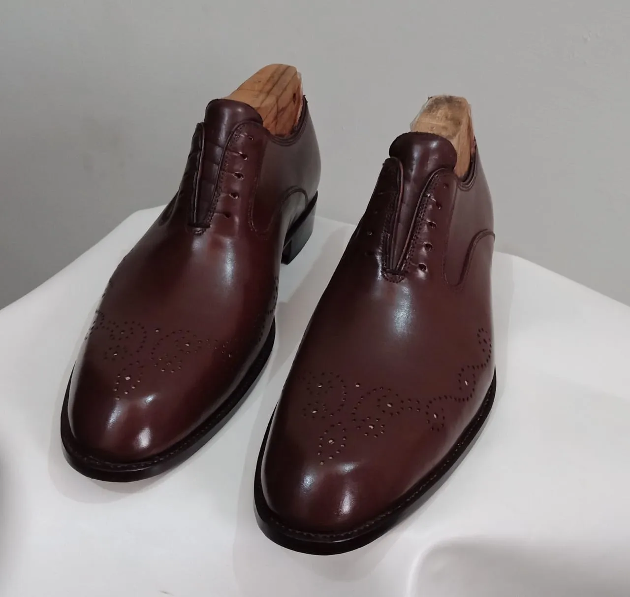 Handmade Oxford Brogue Leather Dress Shoes for Men