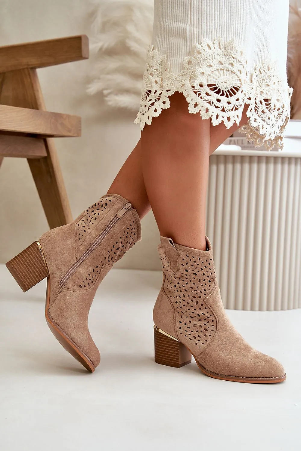 Heel boots