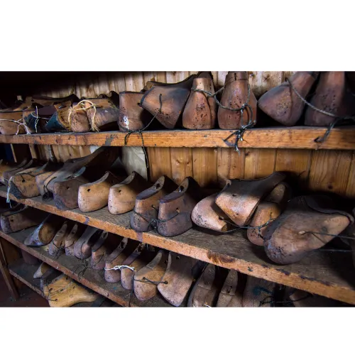 Men's Handcrafted Leather Shoes – Custom Burnished Design Sophisticated Brown Leather Shoes – Tailor-Made Perfection– Made-to-Order Elegance