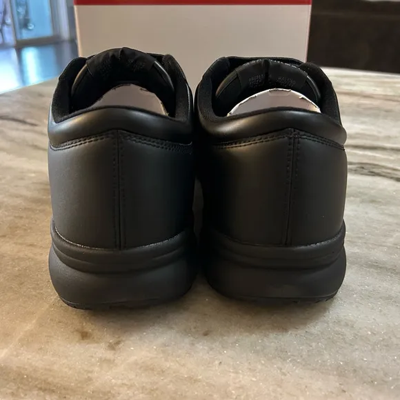 NIB Propet Lifewalker Strap Sneaker, Black, Men's 11.5 W(E)