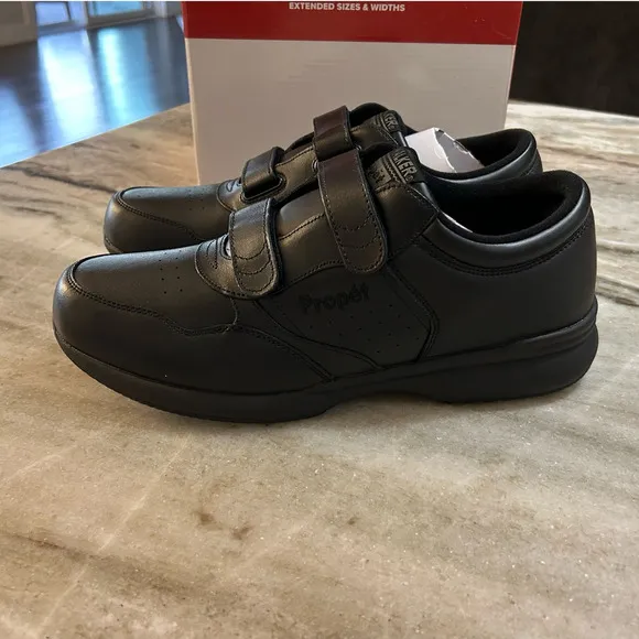 NIB Propet Lifewalker Strap Sneaker, Black, Men's 11.5 W(E)