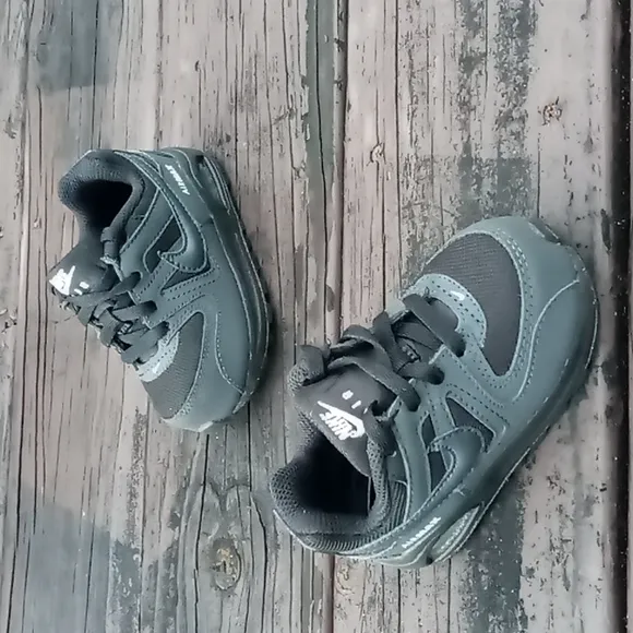 Nike Baby Air Max Command Flex Athletic Shoes