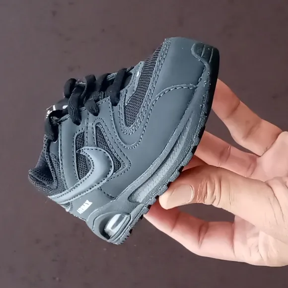 Nike Baby Air Max Command Flex Athletic Shoes