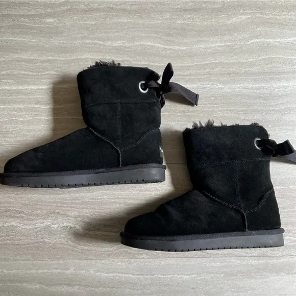 NWOT Koolaburra by UGG boots